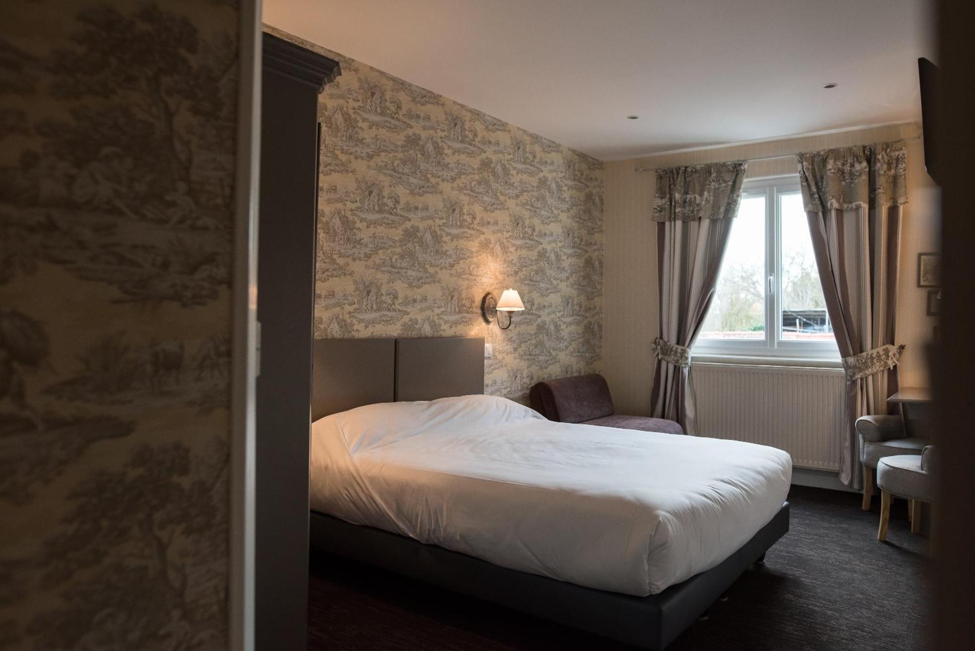 L'Auberge du Port des Roches Luche-Pringe Zimmer foto
