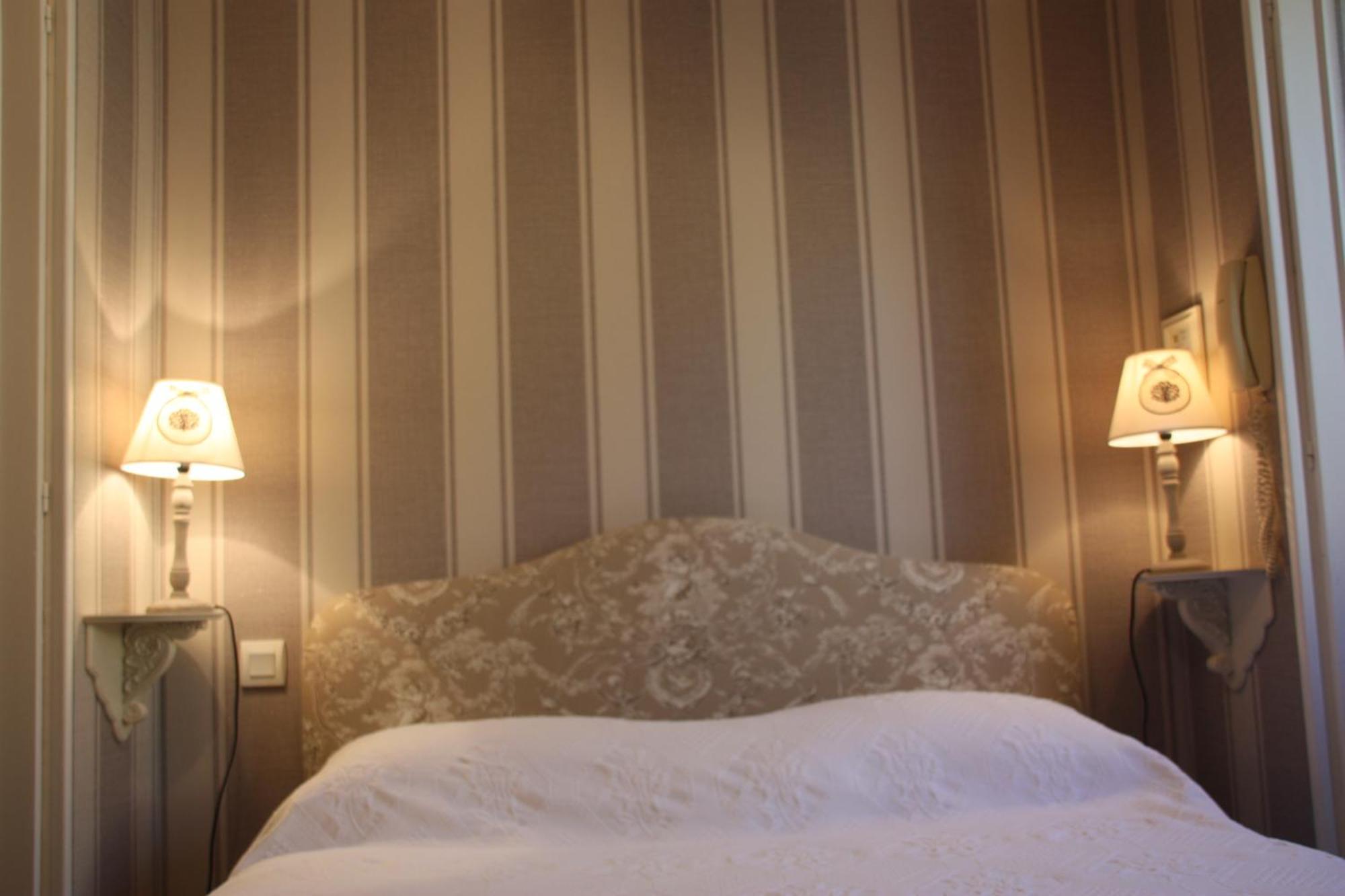 L'Auberge du Port des Roches Luche-Pringe Zimmer foto
